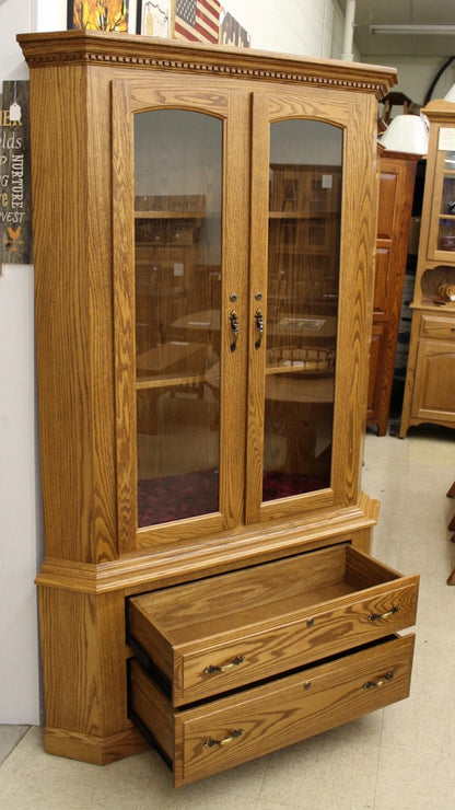 17 Gun Traditional Corner Cabinet