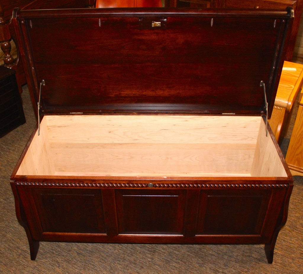 Sleigh Blanket Chest with Rope Twist